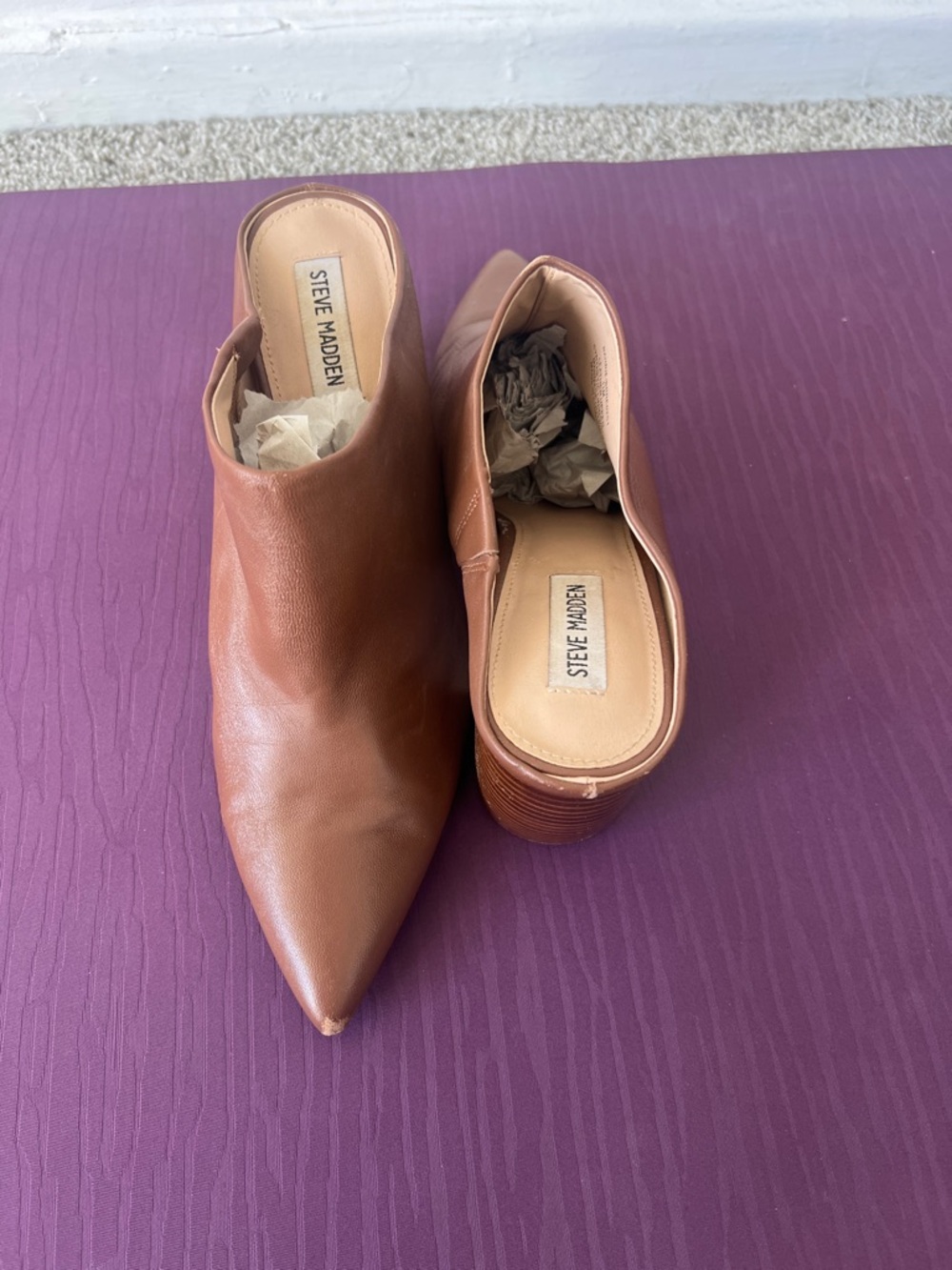 Steve Madden Tan Leather Pointed-Toe Mule Clogs - Picture 5 of 9